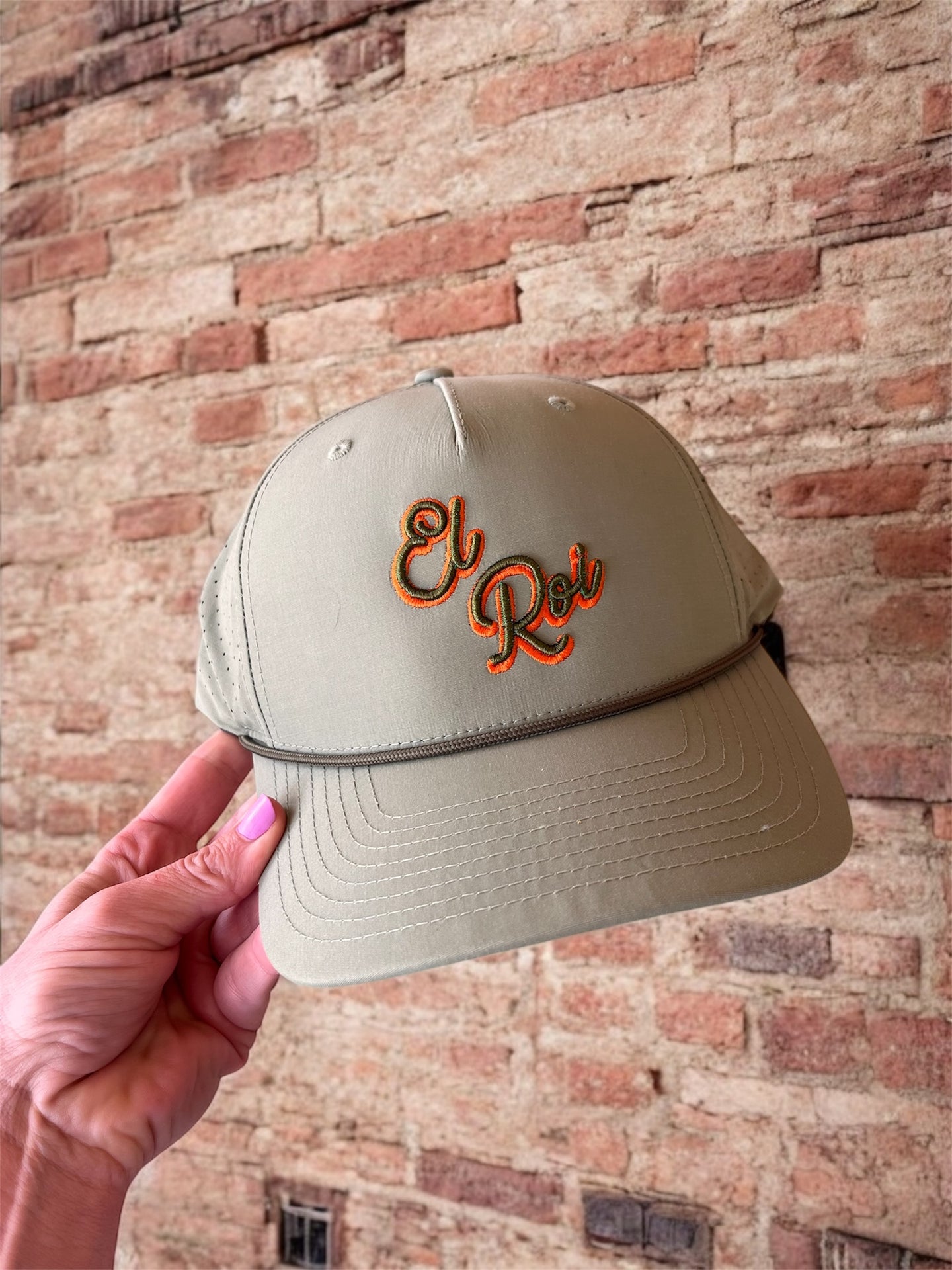 EL ROI- performance hat